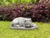Artikelbild 9 des Artikels “Spike - Liegende Bulldogge auf Sockel, 38 cm L | Steinguss “
